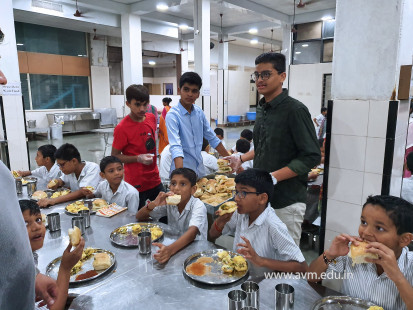 (CBSE SEWA) Std 10 Students Volunteer in Dinner Preparation & Serving (29)