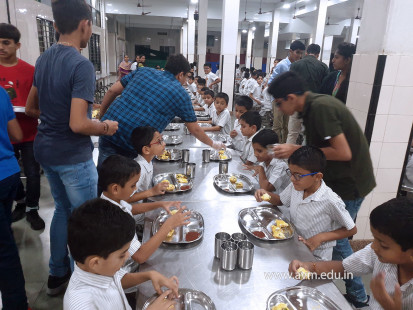 (CBSE SEWA) Std 10 Students Volunteer in Dinner Preparation & Serving (36)
