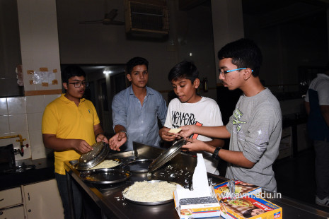(CBSE SEWA) Std 10 Students Volunteer in Dinner Preparation & Serving (18)