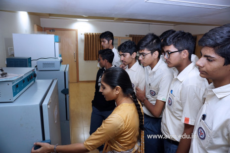 Std 11-12 Biology students - Visit to Research Centres (52)