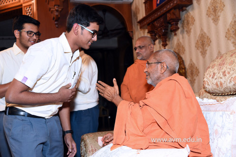 Std-10-11-12-visit-to-Haridham-for-Swamishree's-Blessings-(51)
