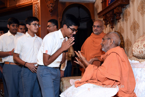 Std-10-11-12-visit-to-Haridham-for-Swamishree's-Blessings-(94)