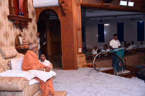 Std-10-11-12-visit-to-Haridham-for-Swamishree's-Blessings-(23)