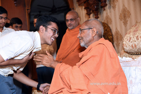Std-10-11-12-visit-to-Haridham-for-Swamishree's-Blessings-(28)