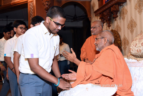 Std-10-11-12-visit-to-Haridham-for-Swamishree's-Blessings-(83)