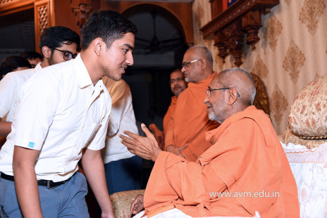Std-10-11-12-visit-to-Haridham-for-Swamishree's-Blessings-(36)