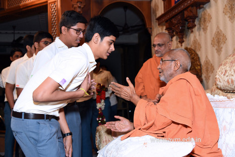 Std-10-11-12-visit-to-Haridham-for-Swamishree's-Blessings-(86)