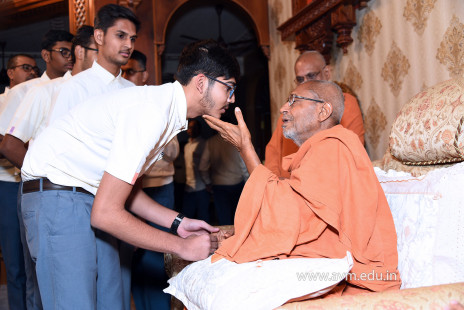 Std-10-11-12-visit-to-Haridham-for-Swamishree's-Blessings-(60)