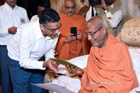 Std-10-11-12-visit-to-Haridham-for-Swamishree's-Blessings-(15)