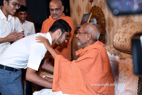Std-10-11-12-visit-to-Haridham-for-Swamishree's-Blessings-(27)