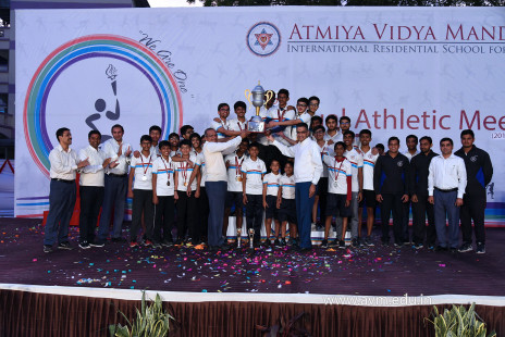 3-Award-Distribution-Ceremony-of-the-15th-Annual-Atmiya-Athletic-Meet-(16)