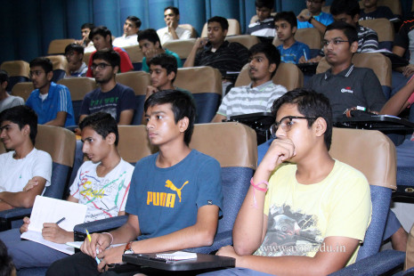 Alumni-Interaction---Vishesh-Mistry-&-Lalit-Desai---Class-of-2015-(12)