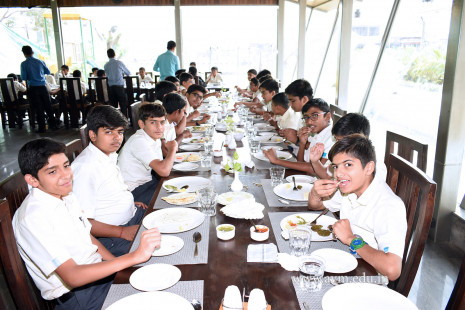 Std 8 Industrial Visit to Madhi Sugar Factory and Textile Factory (77)